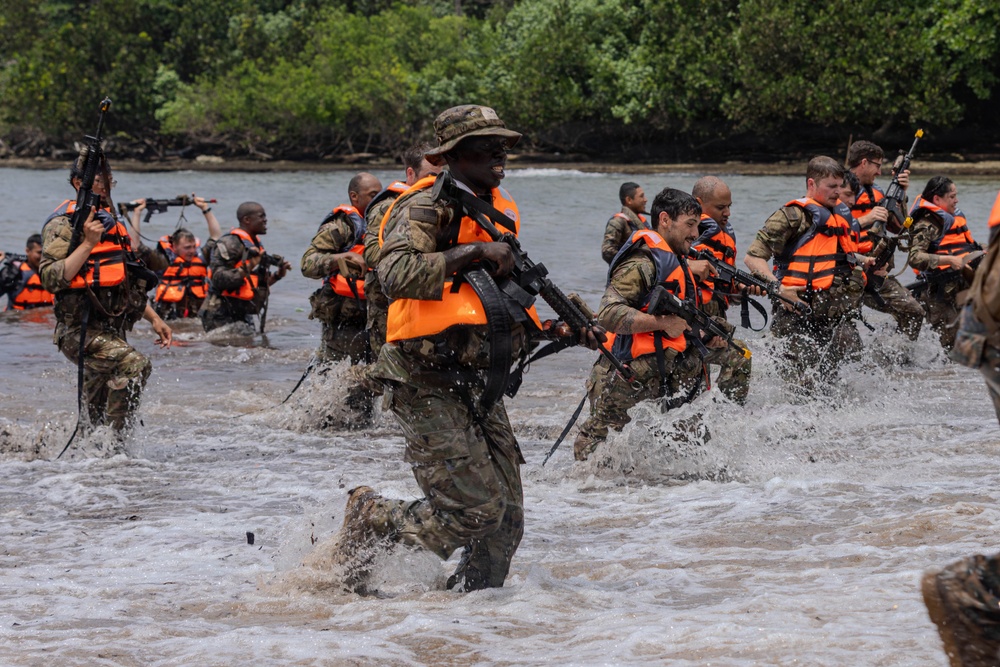 Jungle Operations Training Course - Panama 26-5: Waterborne Operations