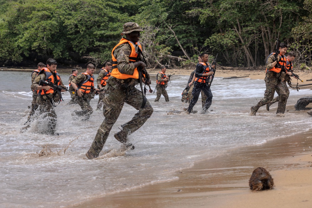 Jungle Operations Training Course - Panama 26-5: Waterborne Operations