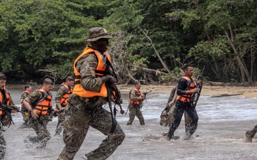 Jungle Operations Training Course - Panama 26-5: Waterborne Operations