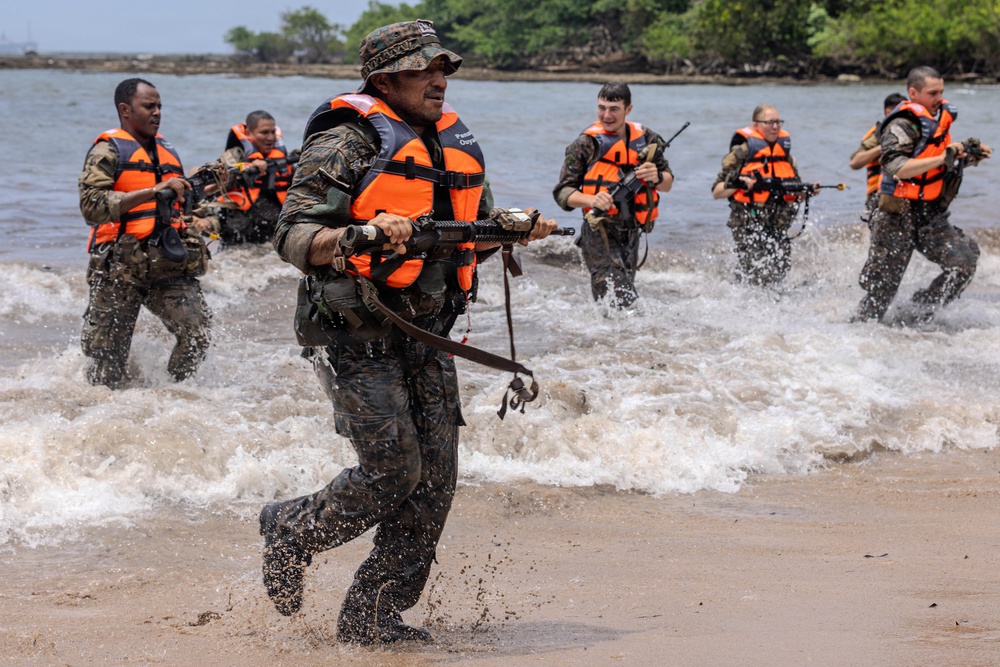 Jungle Operations Training Course - Panama 26-5: Waterborne Operations