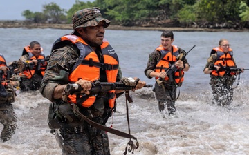 Jungle Operations Training Course - Panama 26-5: Waterborne Operations