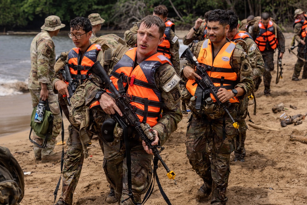 Jungle Operations Training Course - Panama 26-5: Waterborne Operations