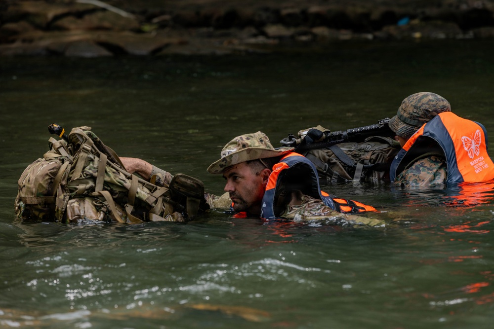Jungle Operations Training Course - Panama 26-5: Waterborne Operations