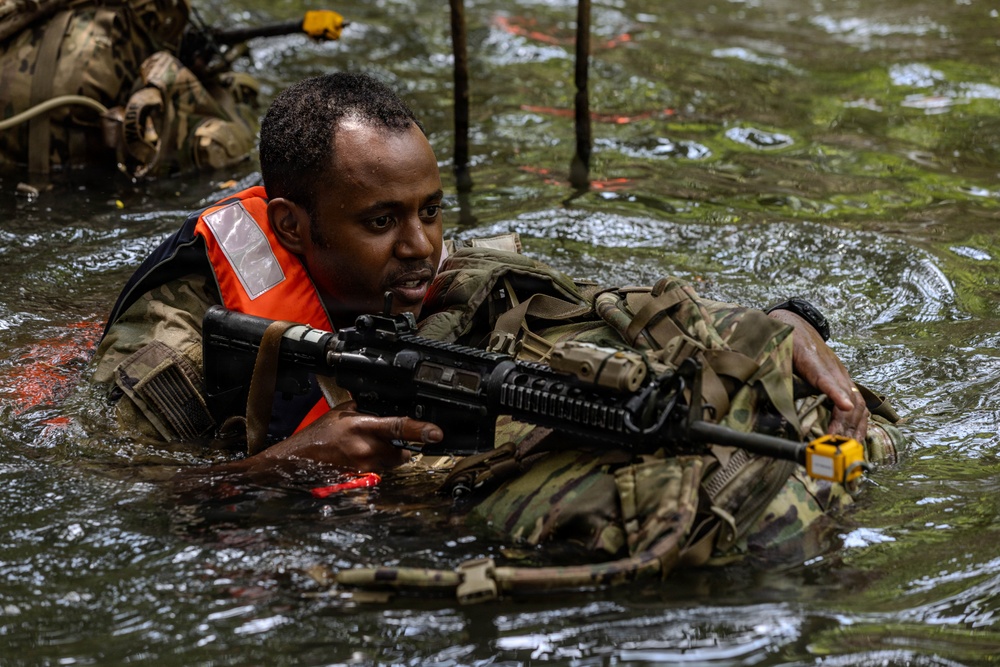 Jungle Operations Training Course - Panama 26-5: Waterborne Operations