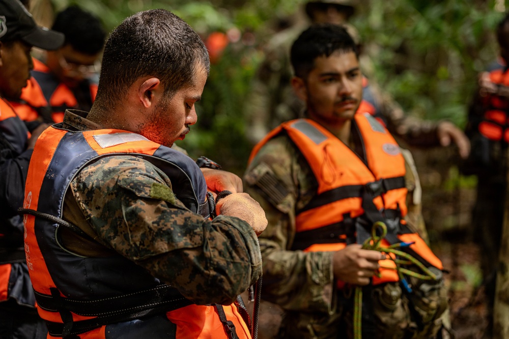 Jungle Operations Training Course - Panama 26-5: Waterborne Operations