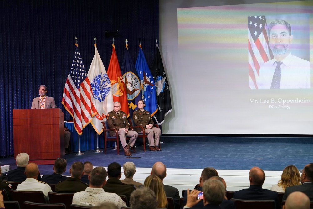The “Oppenheim Effect”: Lee B. Oppenheim inducted into the DLA Hall of Fame
