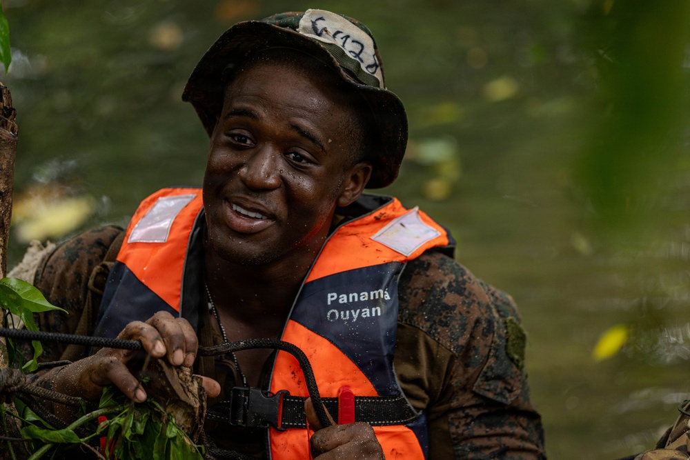 Jungle Operations Training Course - Panama 26-5: Waterborne Operations