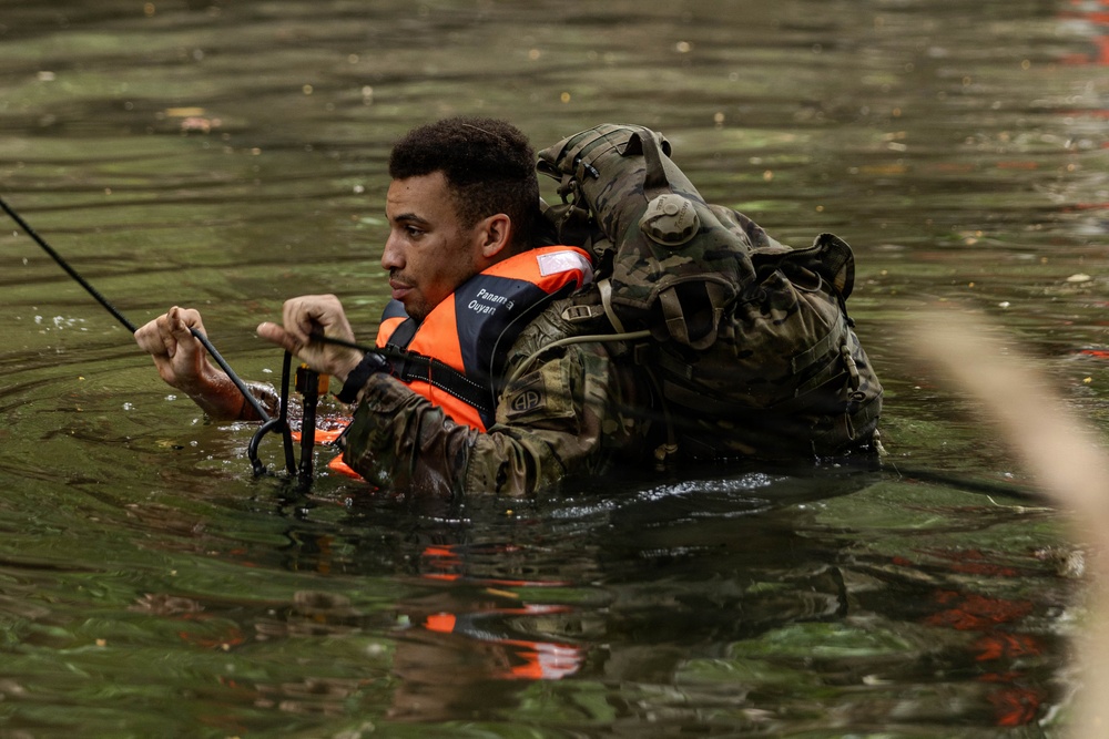 Jungle Operations Training Course - Panama 26-5: Waterborne Operations