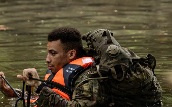 Jungle Operations Training Course - Panama 26-5: Waterborne Operations