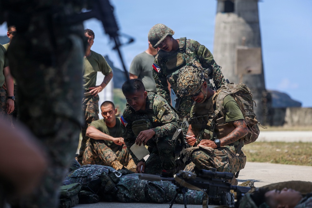 Balikatan 2026: 3rd LCT, Philippine Marines exchange life-saving skills