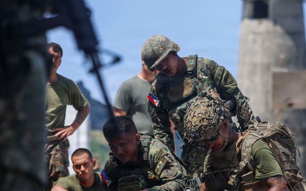 Balikatan 2026: 3rd LCT, Philippine Marines exchange life-saving skills