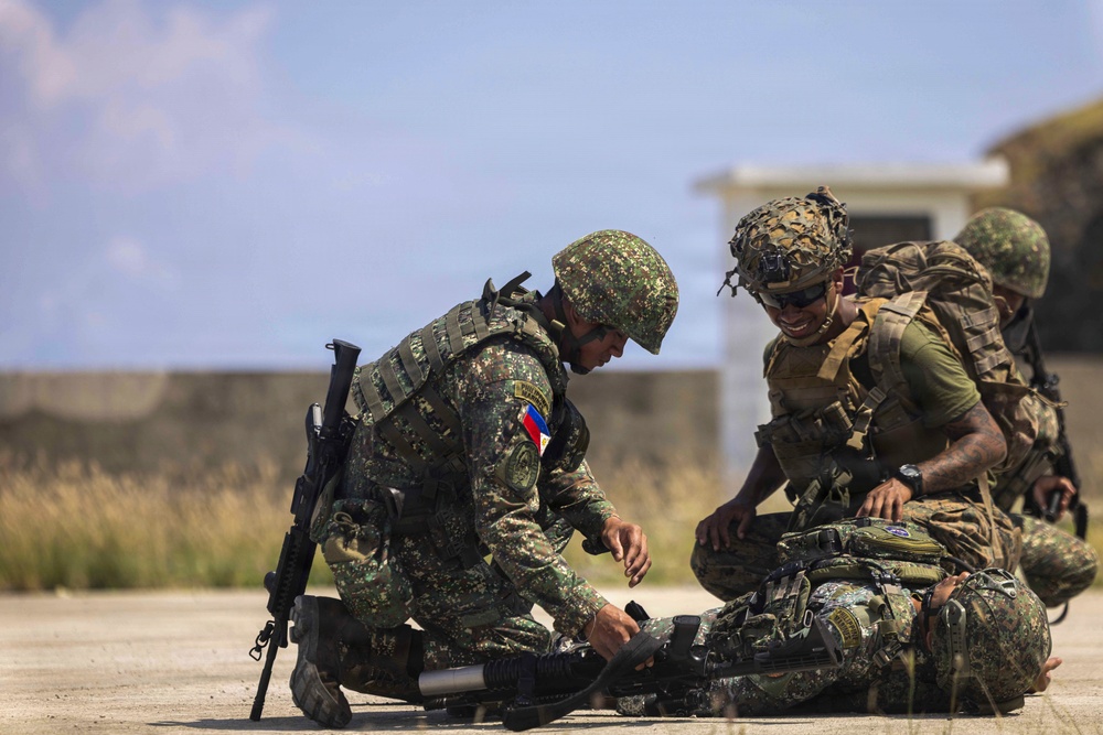 Balikatan 2026: 3rd LCT, Philippine Marines exchange life-saving skills