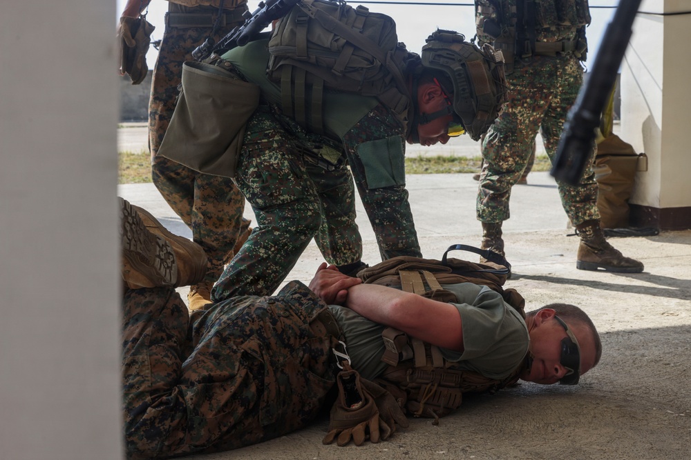 Balikatan 2026: U.S., Philippine Marines exchange close quarters battle tactics