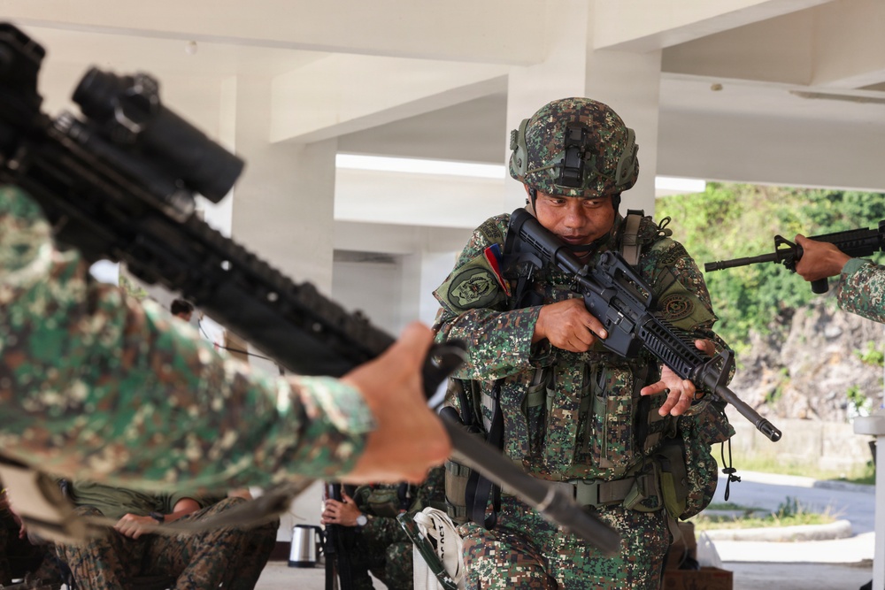 Balikatan 2026: U.S., Philippine Marines exchange close quarters battle tactics