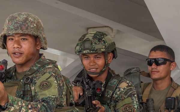 Balikatan 2026: U.S., Philippine Marines exchange close quarters battle tactics