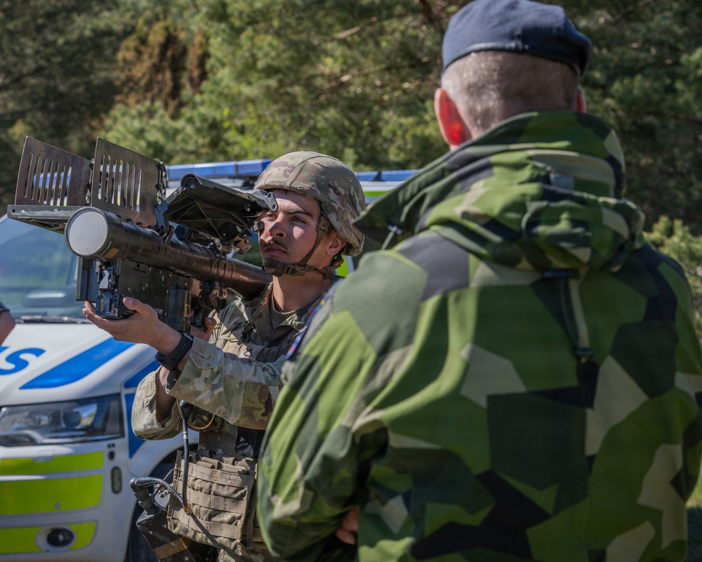 Swedish Armed Forces Maj. Gen. Jonny Lindfors visits soldiers of 1-57 ADAR