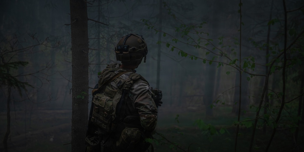 2nd Cavalry Regiment, U.K. Parachute Regiment conduct training operations during Project Flytrap