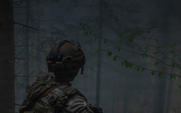 2nd Cavalry Regiment, U.K. Parachute Regiment conduct training operations during Project Flytrap