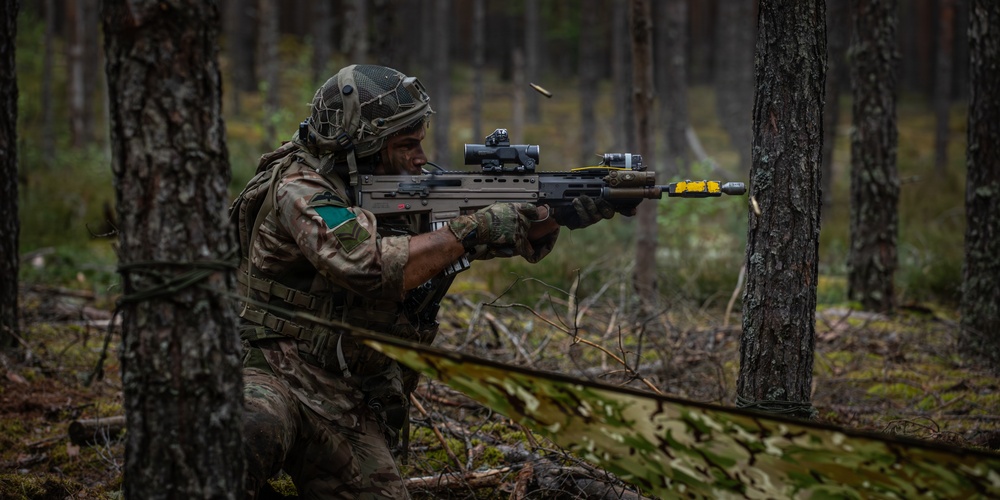 2nd Cavalry Regiment, U.K. Parachute Regiment conduct training operations during Project Flytrap