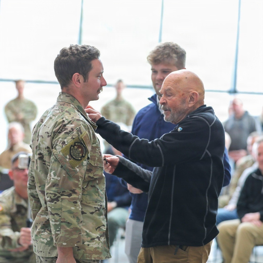 U.S. Army Mountain Warfare School pins new Mountaineer Device