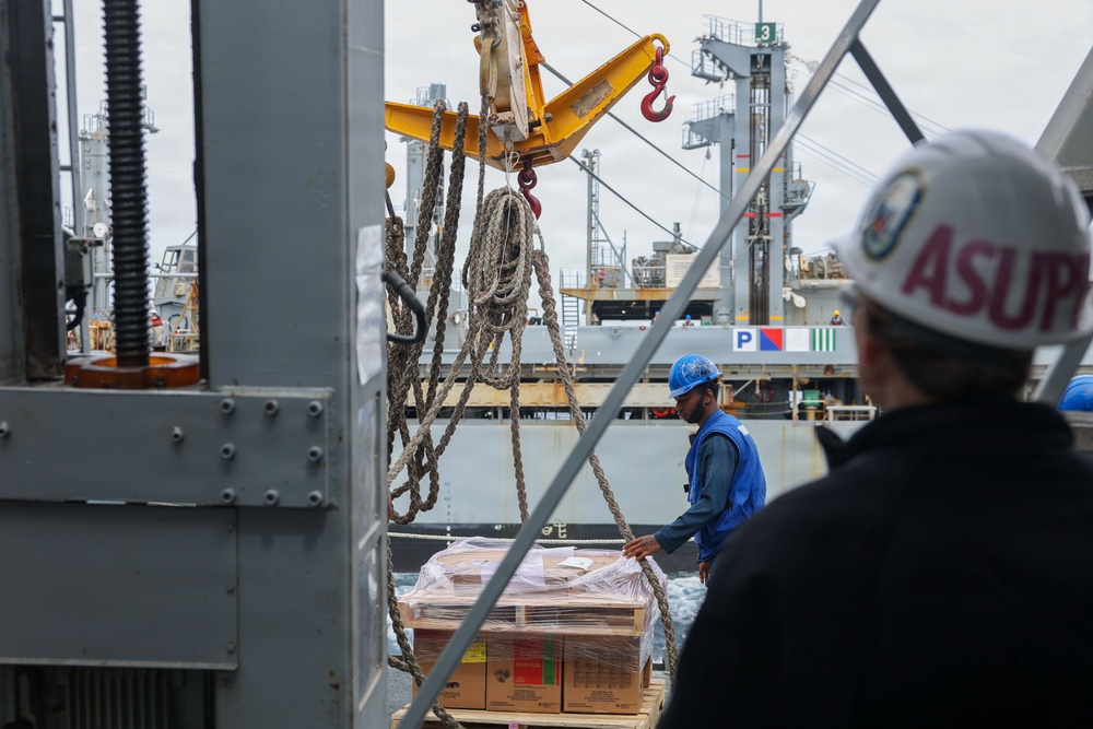 UNREP ABOARD USS DECATUR (DDG 73) WITH USNS GUADALUPE