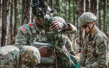 Fort Benning names Army's first top jumpmaster team