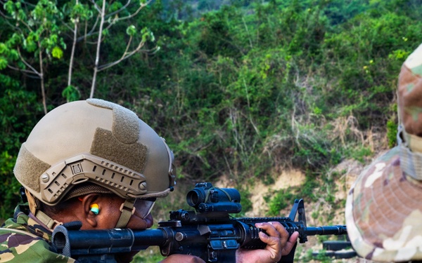 Soldiers conduct stress shoot competition