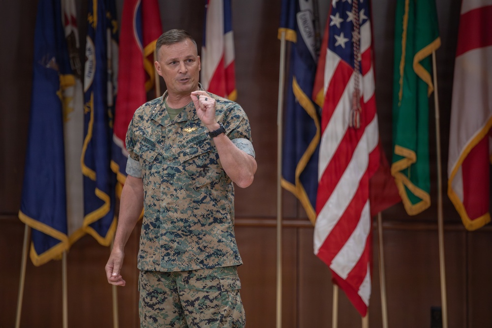 Maj. Gen. Jarrard Relinquishes Command of 4th Marine Division to Maj. Gen. Adams