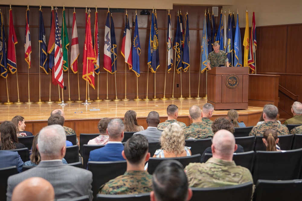 Maj. Gen. Jarrard Relinquishes Command of 4th Marine Division to Maj. Gen. Adams