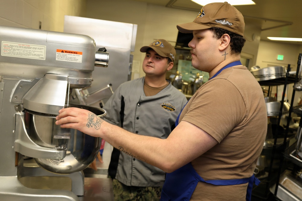 NAVSUP FLC Puget Sound NFMT Preps Navy Culinary Specialists for Competition