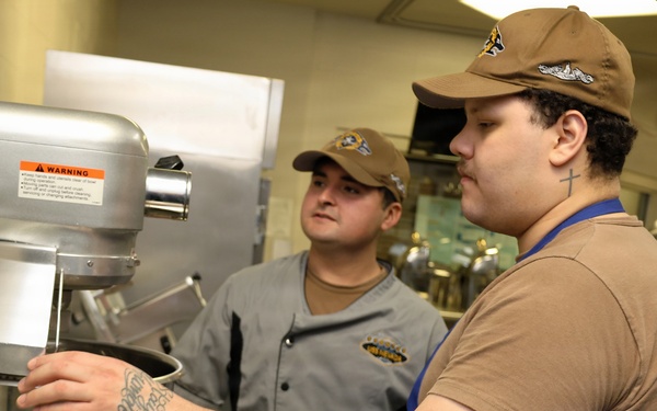 NAVSUP FLC Puget Sound NFMT Preps Navy Culinary Specialists for Competition