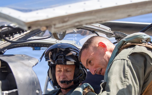 Maj. Gen. Brodie Flies with HMLA-169