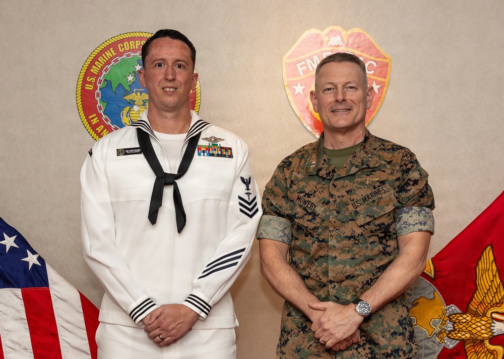 MARFORPAC leaders meet with Sailors of the year