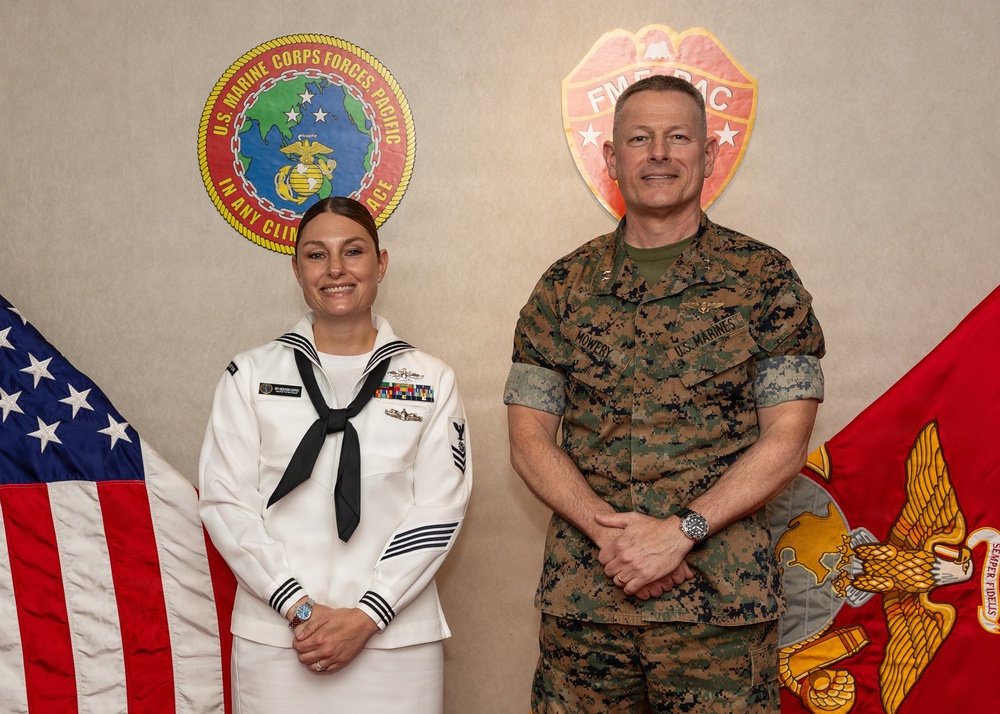 MARFORPAC leaders meet with Sailors of the year