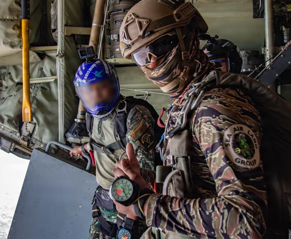 Balikatan 2026: Allied SOF conduct friendship jumps