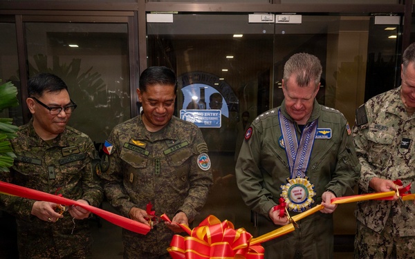 USINDOPACOM Strengthens Alliance, Regional Cooperation During Philippines Visit