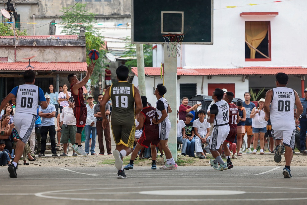 Balikatan 2026: 3rd LCT plays basketball with Batan residents during MKTSO
