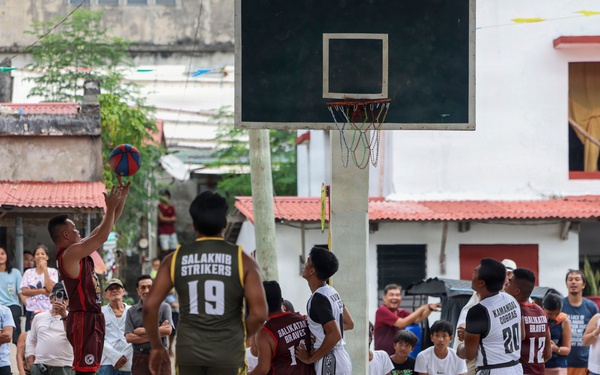 Balikatan 2026: 3rd LCT plays basketball with Batan residents during MKTSO