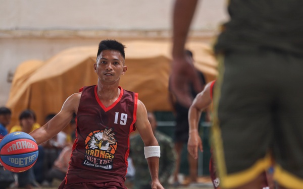 Balikatan 2026: 3rd LCT plays basketball with Batan residents during MKTSO