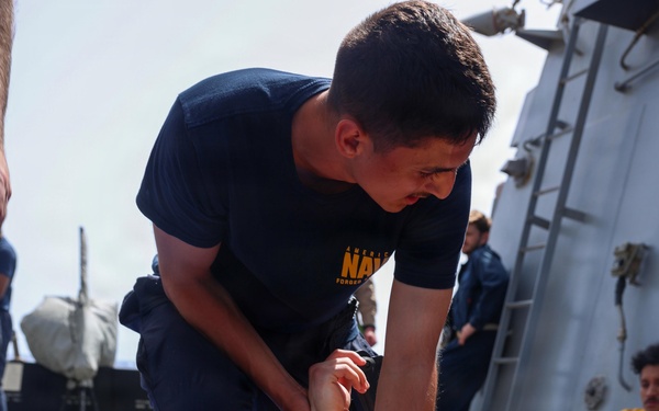 USS Thomas Hudner (DDG 116) Holds SERF-B Course