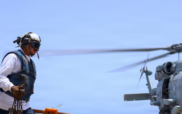 USS Thomas Hudner (DDG 116) Conducts Flight Operations