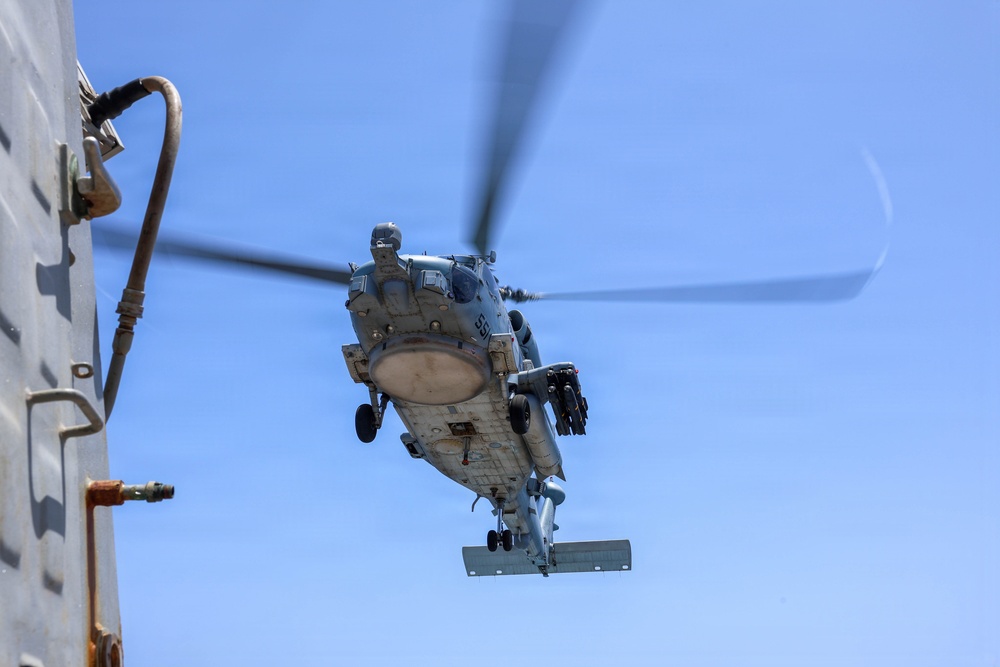 USS Thomas Hudner (DDG 116) Conducts Flight Operations