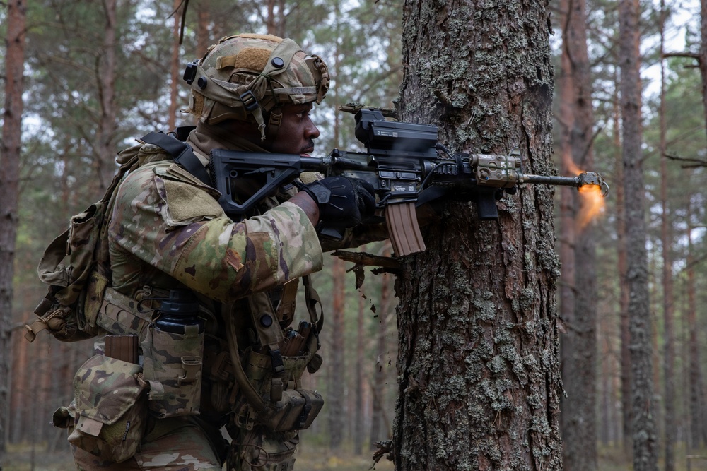 2nd Cavalry Regiment, U.K. Parachute Regiment conduct training operations during Project Flytrap