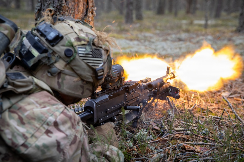 2nd Cavalry Regiment, U.K. Parachute Regiment conduct training operations during Project Flytrap