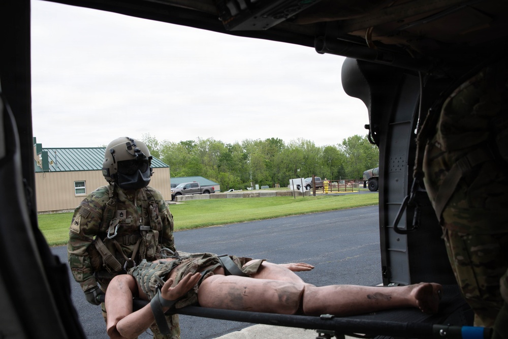 101st Aviation Regiment Conducts MEDEVAC Training