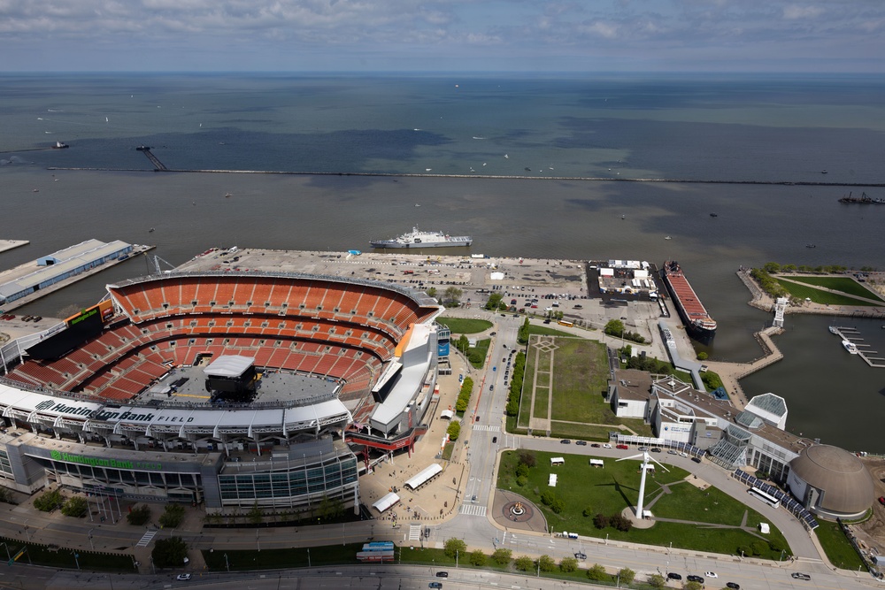 USS Cleveland (LCS 31) Arrives in Cleveland, Ohio
