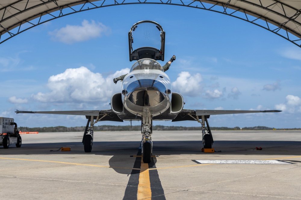 VMFT-402 Conducts Inaugural Flight at MCAS Beaufort