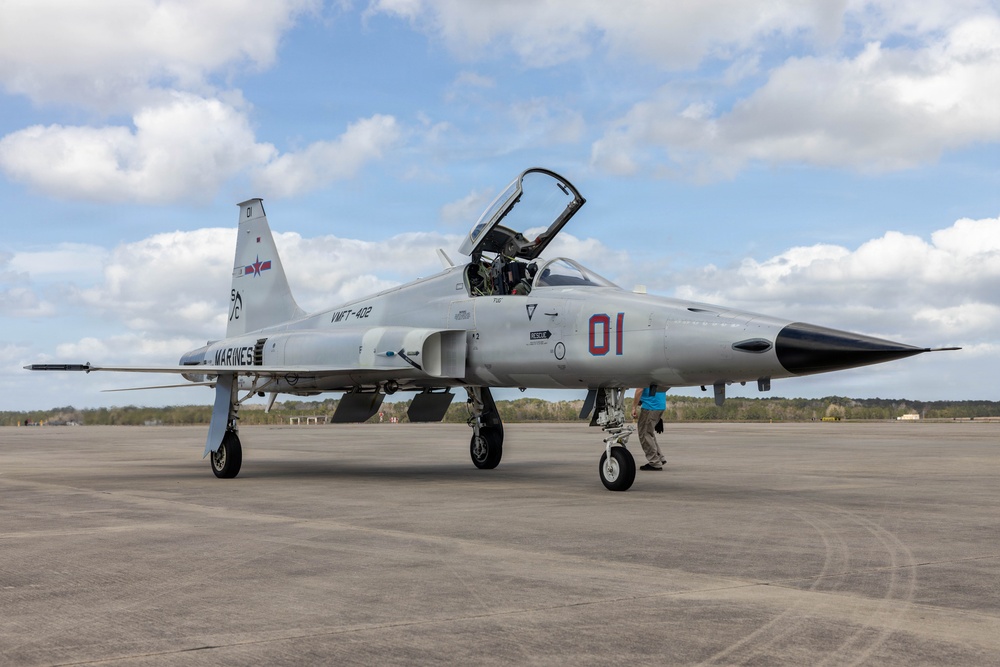 VMFT-402 Conducts Inaugural Flight at MCAS Beaufort