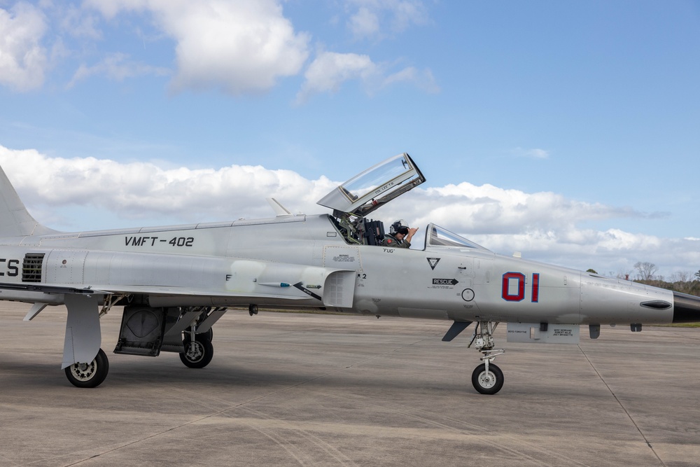 VMFT-402 Conducts Inaugural Flight at MCAS Beaufort