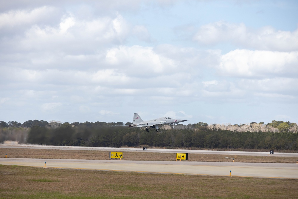 VMFT-402 Conducts Inaugural Flight at MCAS Beaufort
